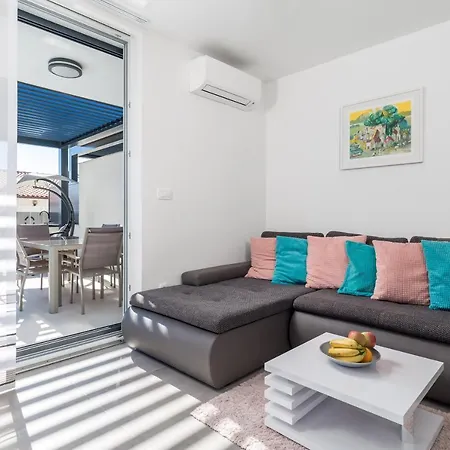 Alta Apartment *