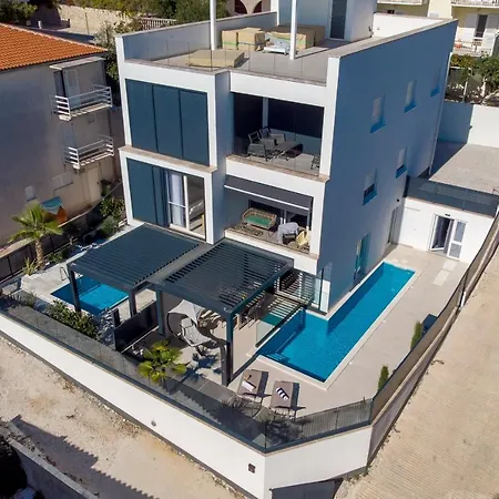 Alta Apartment *